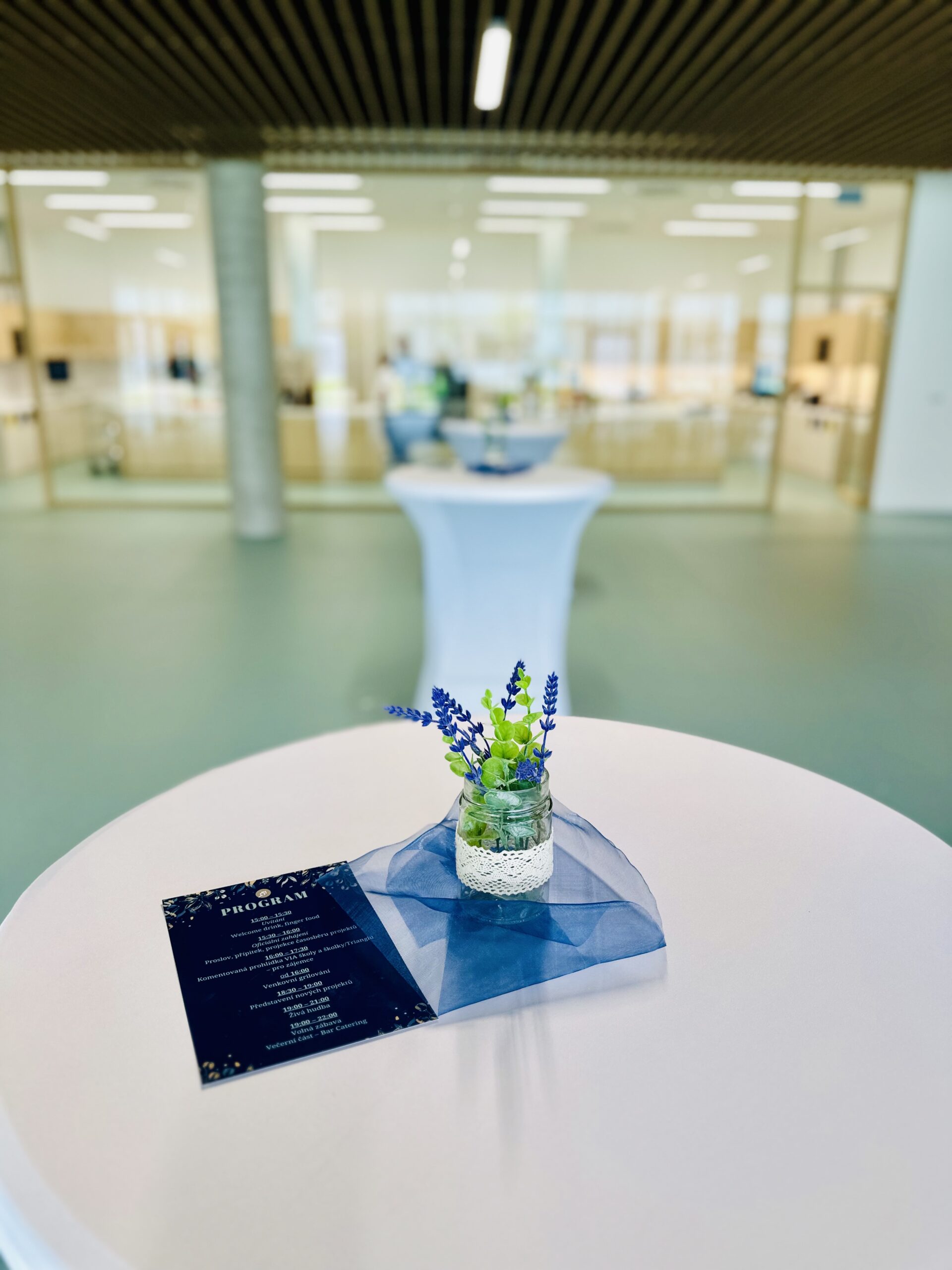 AAB4F7B9-15B8-4AED-94F9-FBB7878436FB